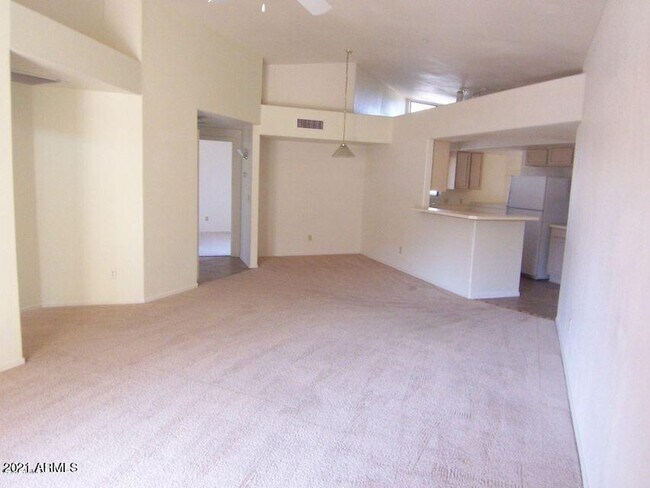 Photo - 1800 W Elliot Rd