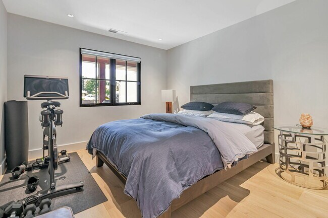 Photo - 721 5th St E Casa