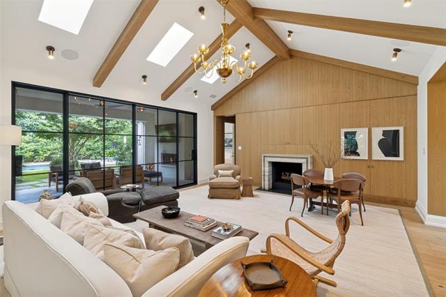 Photo - 7007 Robin Rd