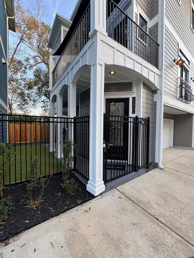 Photo - 1126 W 23rd St