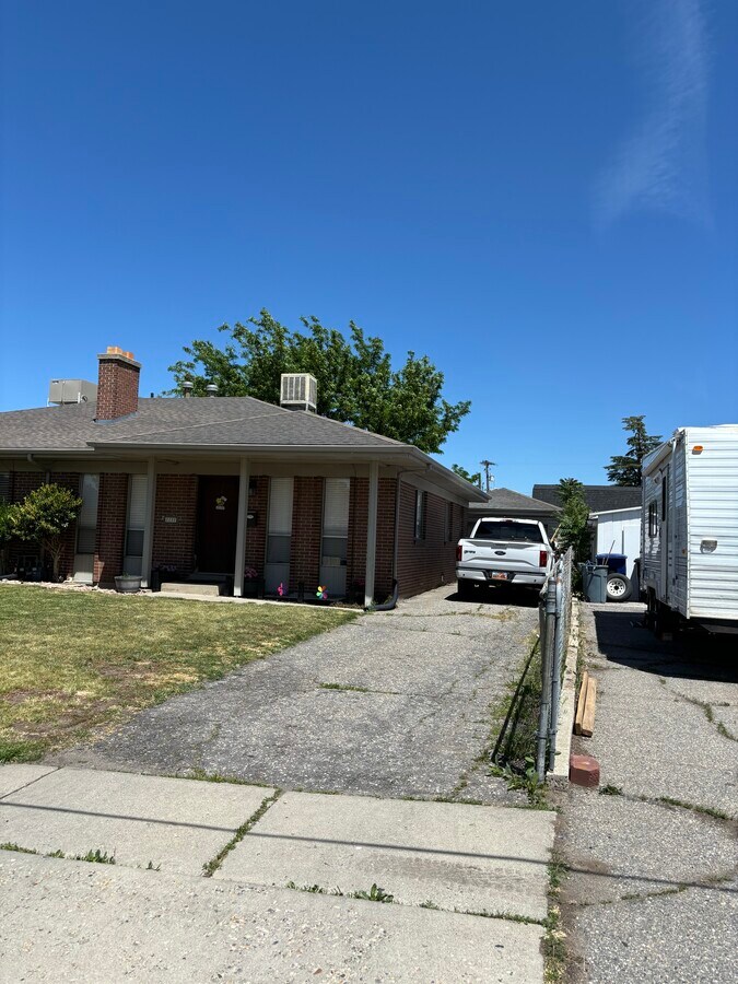 Nice Duplex - 2277 E 3380 S Casa