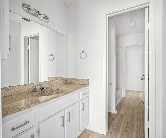 Photo - 2111 Holly Hall St