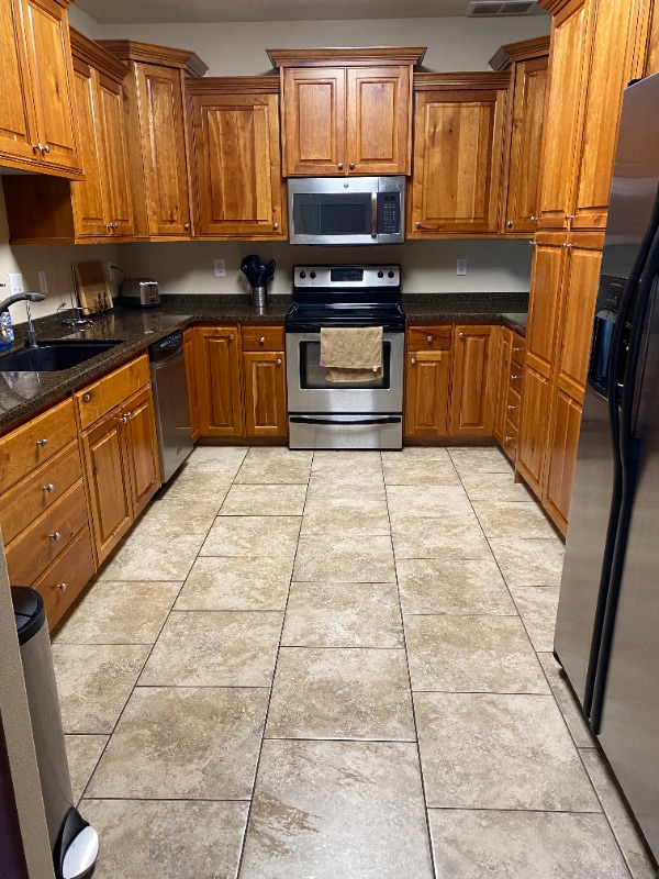 Photo - 2560 Woodhill Way