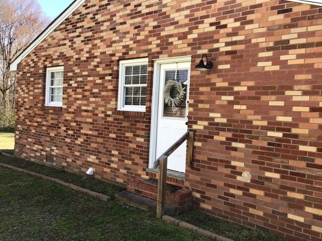 Photo - 6614 Johnston St