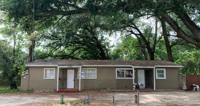 Building Photo - 10008 N Lantana Ave