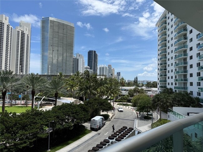 Photo - 19370 Collins Ave Unit 423