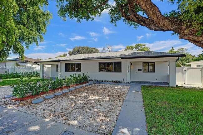 Building Photo - 2257 NE 173rd St Rental