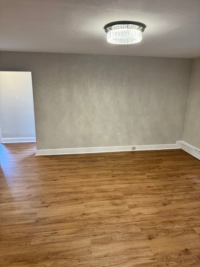 Building Photo - 63 Selkirk Rd Unit 1