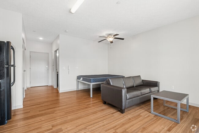 Studio - 419-468SF - Bedroom/Living Room