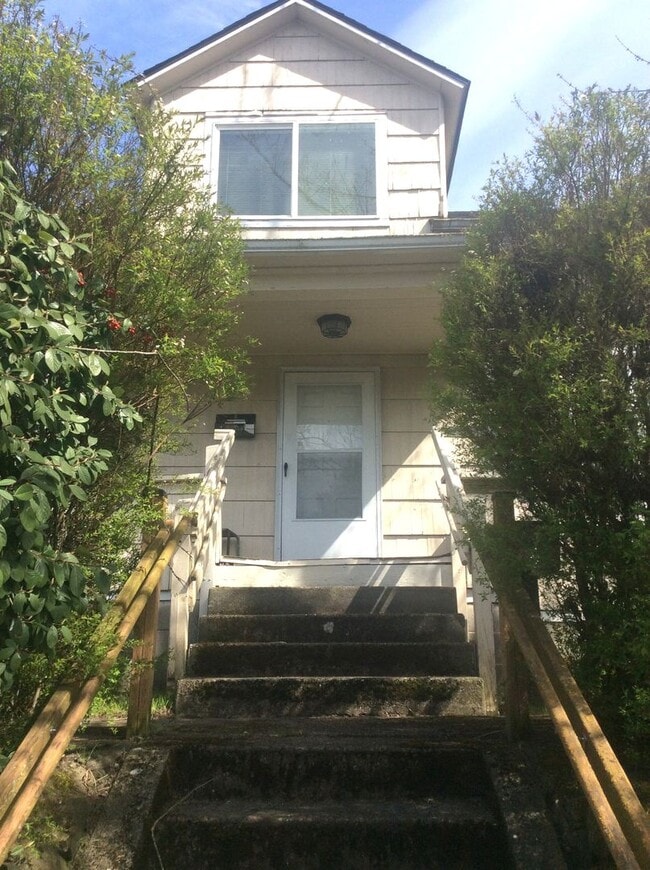 Building Photo - Coleman Unit Coleman 2