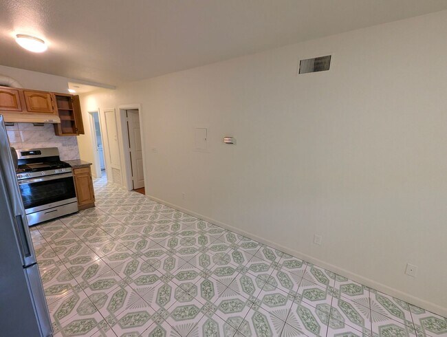 Photo - 322 Peralta St