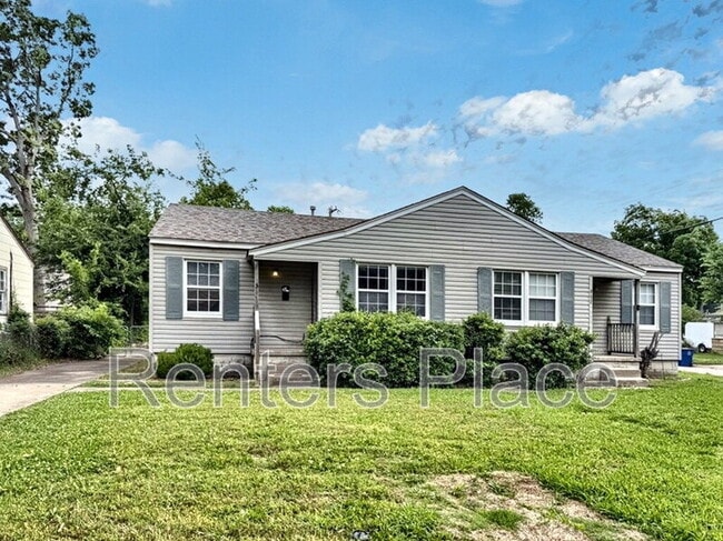 Photo - 955 E 37th Pl House