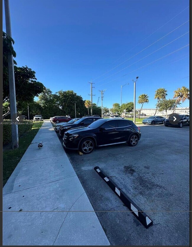 Photo - 15600 NW 7th Ave Unidad 215