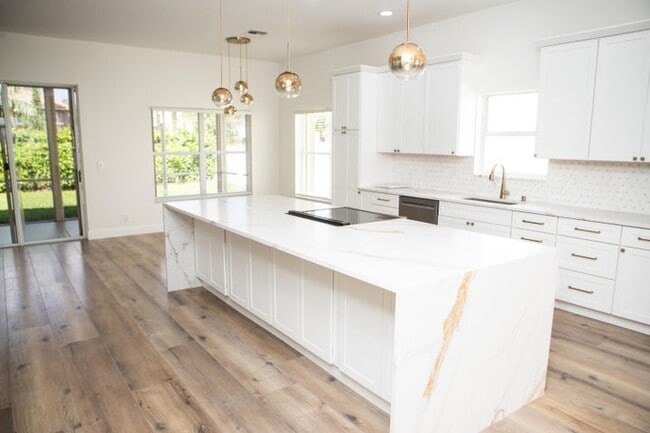 Photo - 10881 La Salinas Cir