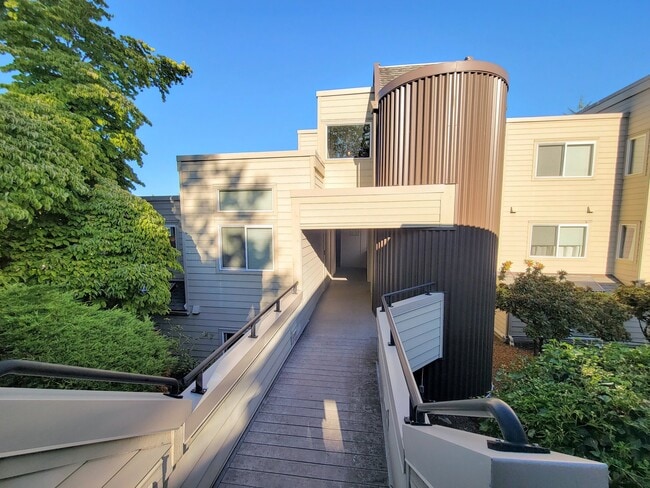 Building Photo - 7517 Old Redmond Rd