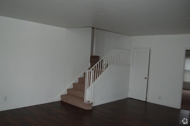 Building Photo - 148 N 3rd St Rental
