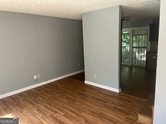 Photo - 2561 Lewfield Cir SE