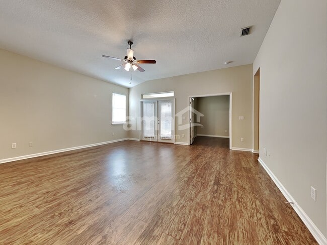 Photo - 809 N Garden Lake Dr