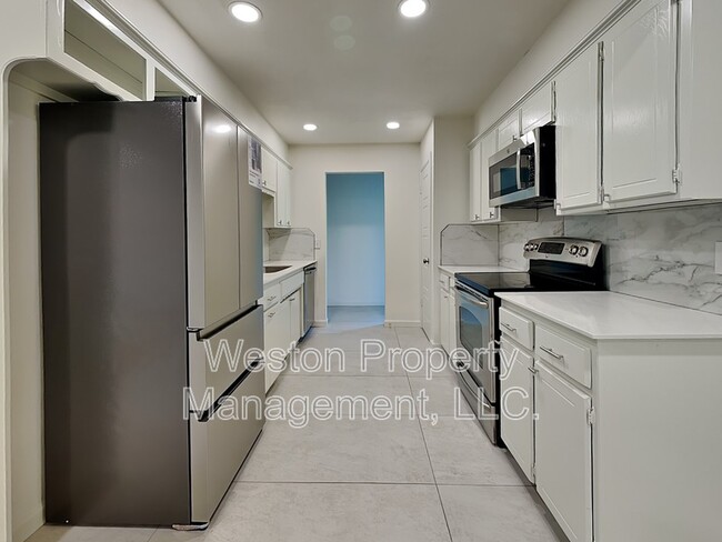 Building Photo - 8708 Cord Ave