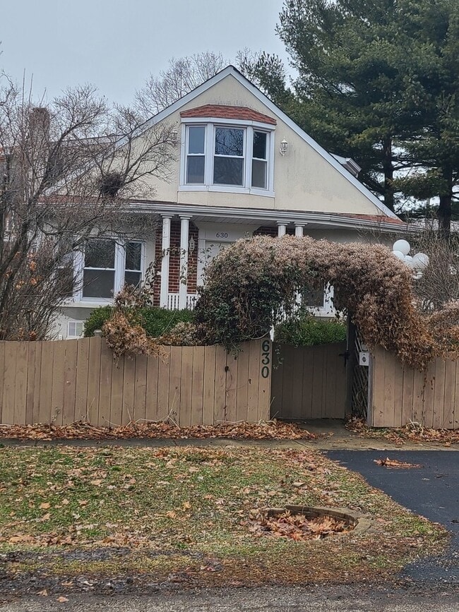 Building Photo - 630 Whitney Ave