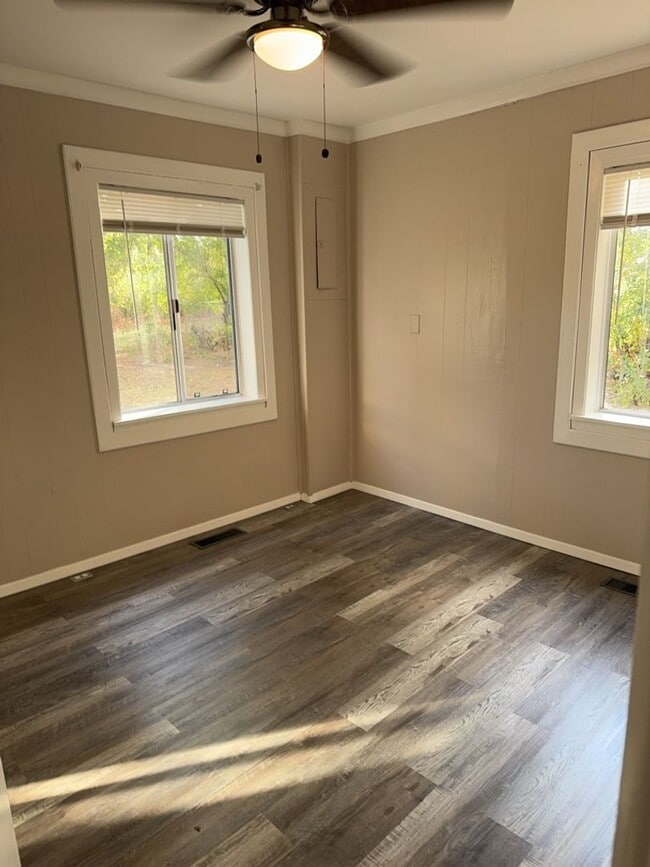 Photo - 806 Robinson Ave