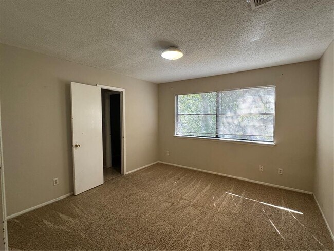 Photo - 2907 Jadewood Ct