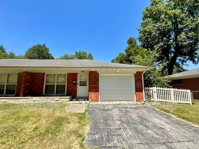 Building Photo - 1715 Menard Dr