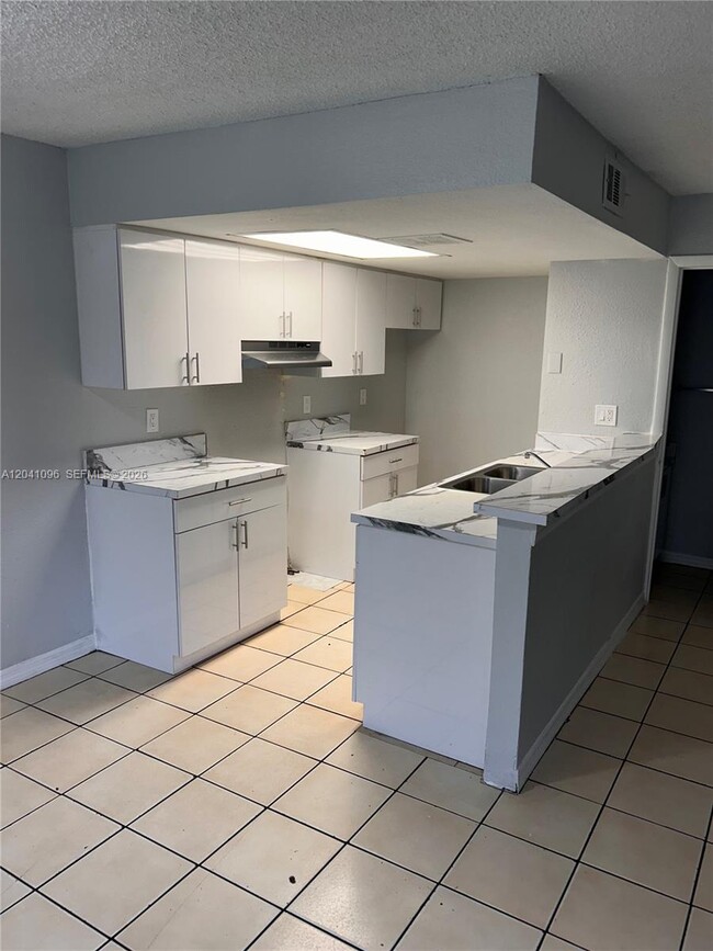 2091 Ilene Ct Unit 2