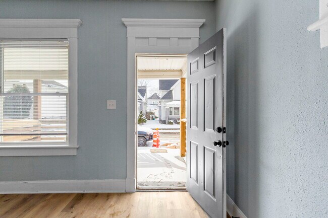 Photo - 17 E Parkview Ave