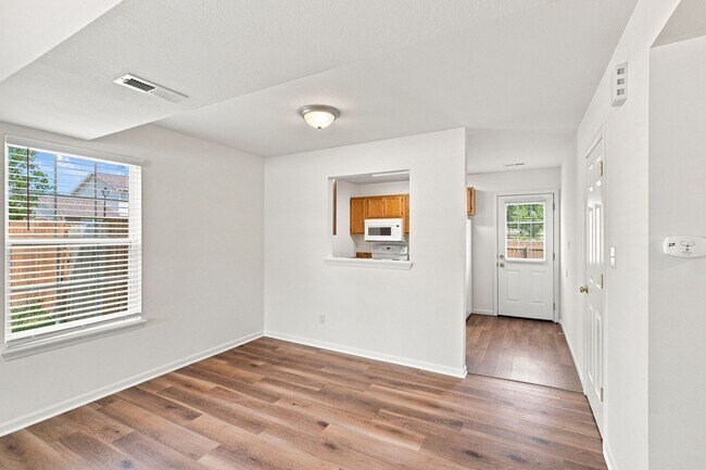 Photo - 3518-3520 Prescott Dr. Unidad 3518 Prescott Dr.
