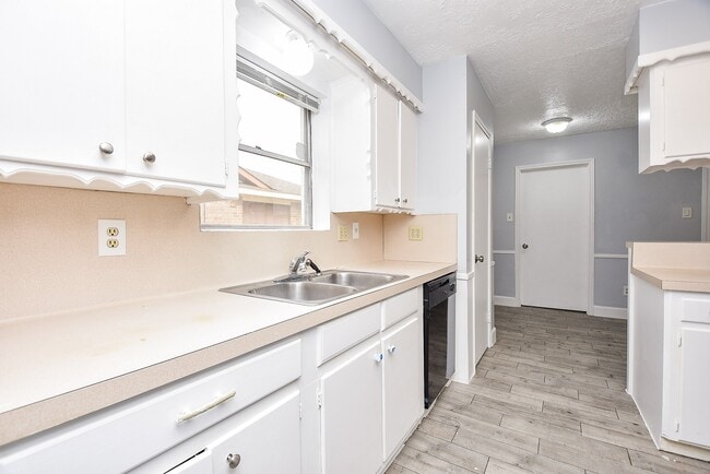 Photo - 11623 Kirkhollow Dr