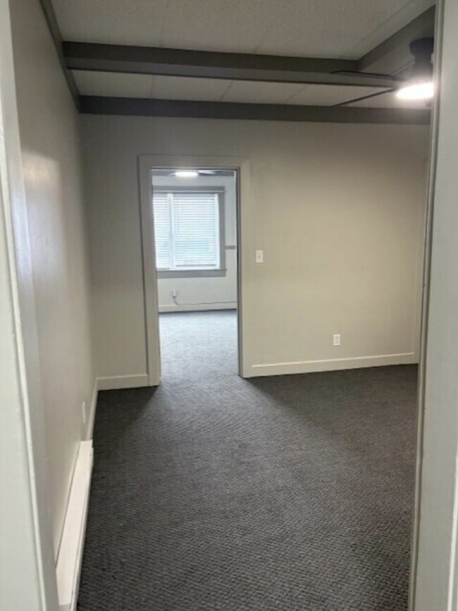 Photo - 820 1/2 N Main St