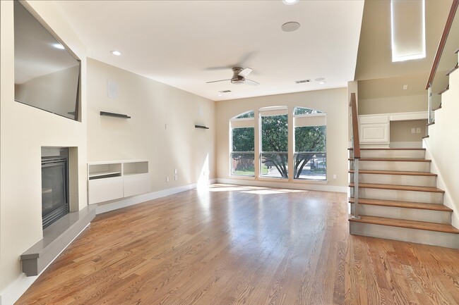 Photo - 1743 French Village Dr