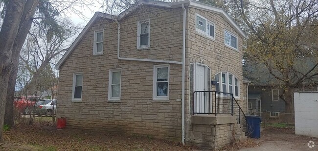 Building Photo - 5102 N 51st Blvd Rental