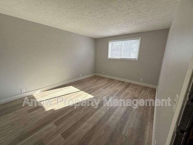 Building Photo - 1725 N Iowa Ave