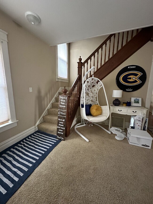 Great 4 Bed 3 Bath! Available June 1st