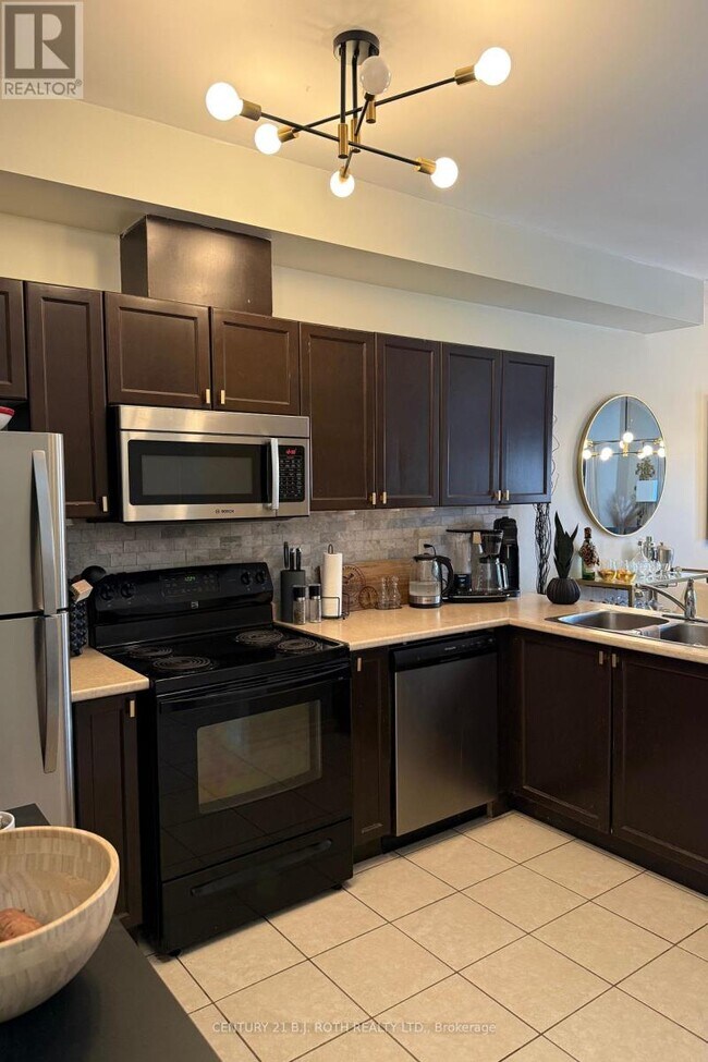 Photo - 175 Stanley St.