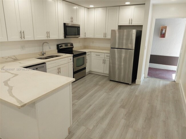 Photo - 2319 Johnson St Unit 3