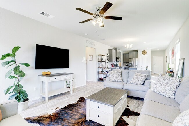 Building Photo - 16454 Rosary Pea Pl