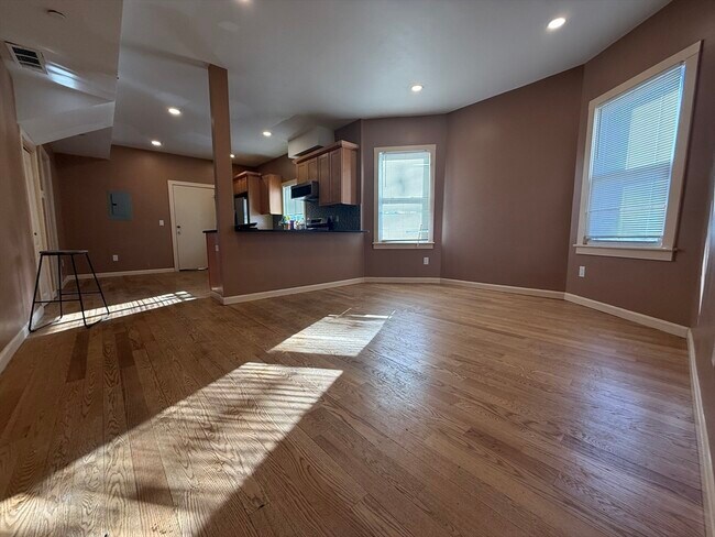 Photo - 574 Warren Ave Unidad 2