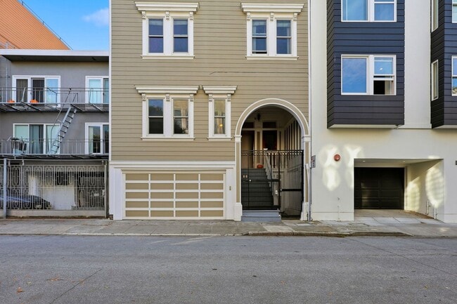 Building Photo - Magnolia Street 43-45 Unit 43