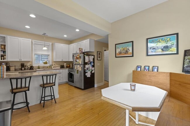 Photo - 2 bedroom in Chicago IL 60618 Unidad 1