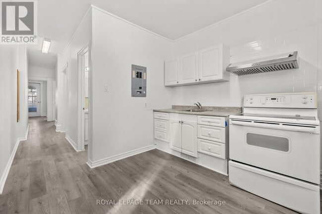 Photo - 824 Somerset St W Unit B