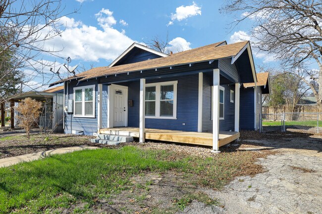 Photo - 719 W Elsmere Pl House