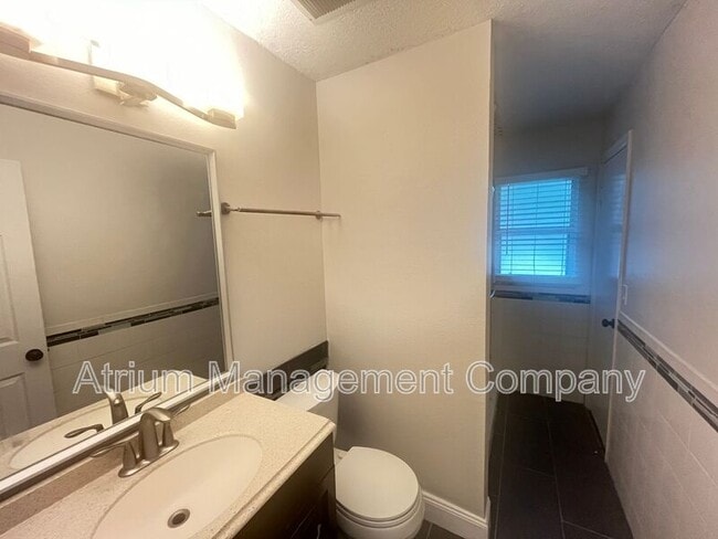 Photo - 113 N High St