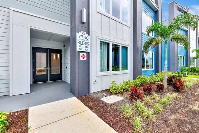 Building Photo - 7740 Sandy Ridge Dr Unit 220 Rental