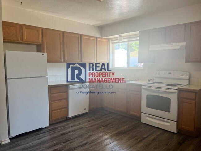 Photo - 1120 E Poplar St Unit #3