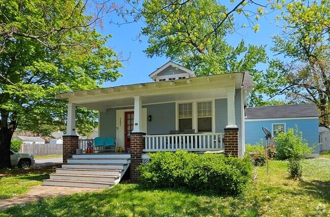 Building Photo - 3BR/1.5 BA Single-Story Home - Large Yard ...