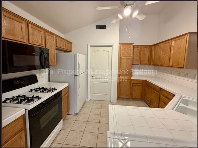 Photo - 2669 Alamos Ave