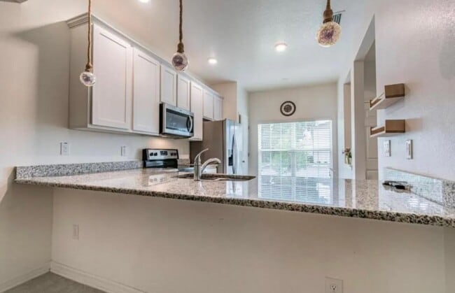Photo - 1122 Hillhurst Dr Unit 1122 Hillhurst Drive